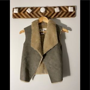 ❤️H&M Faux Fur Vest